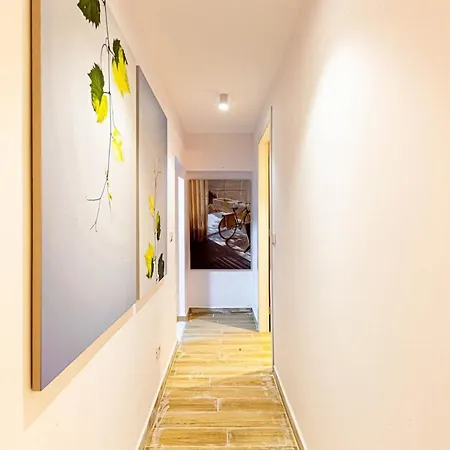 Dhermi's Icon Big 1br Ap 1 Apartment *